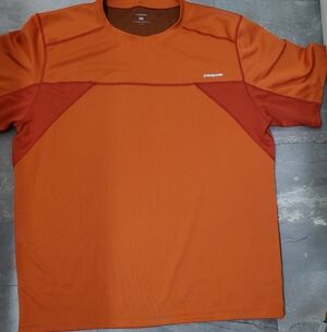 Patagonia Athletic Short Sleeve Shirt. 2 Shades Of Orange. Men Size L.